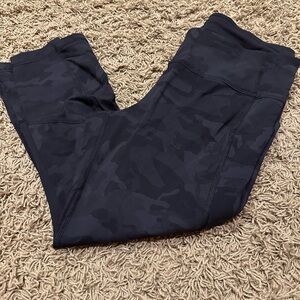 Lululemon Athletica Black camo crop Leggings